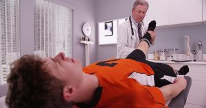 Is a sports medicine orthopedic surgeon the best type of doctor to see after a knee injury?